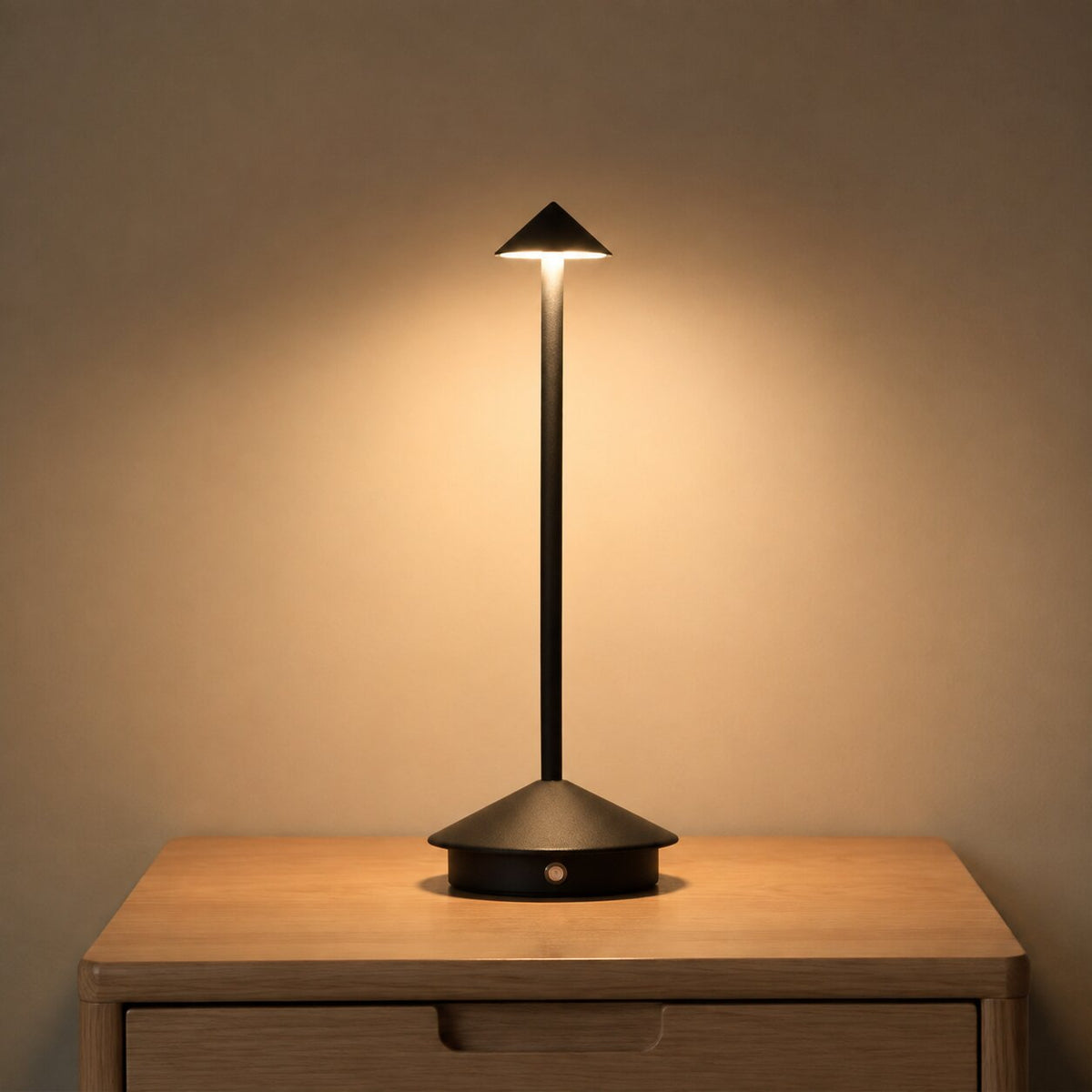 Aluminium Cone Table Lamp