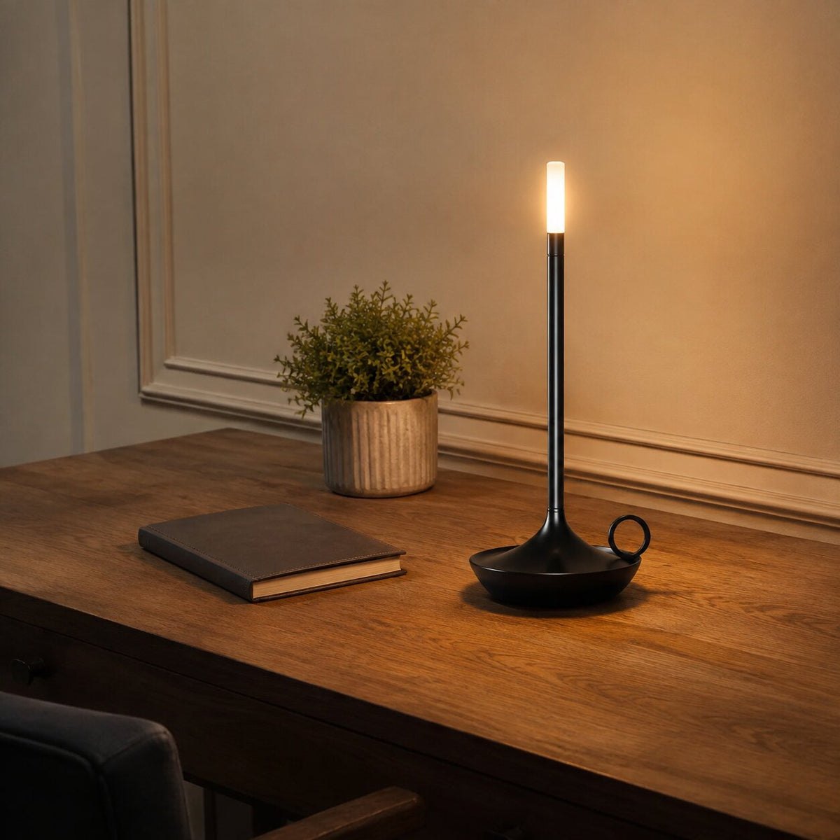 Minimalist Aluminium Cylinder Table Lamp